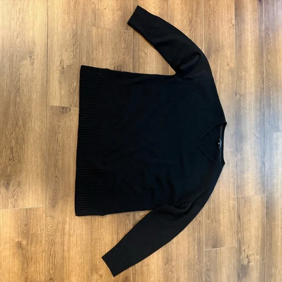 Lafayette 148 Black Sweater - Picture 2 of 2